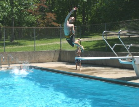 Pool_dive